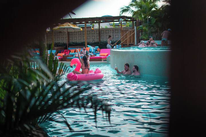 Pool 184 of 262