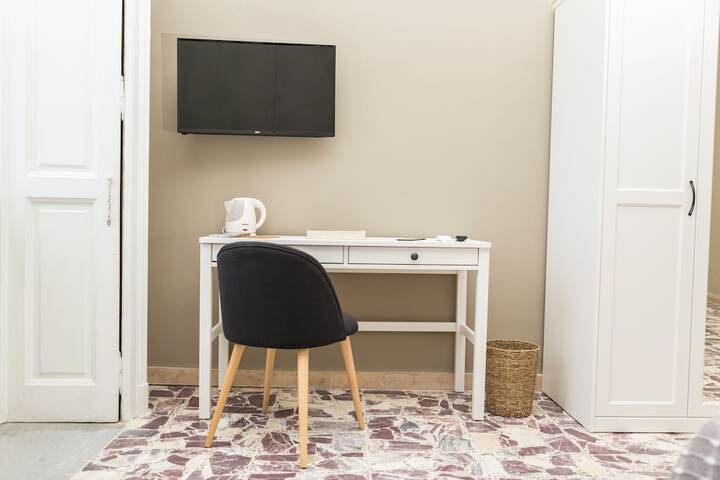 Room 18 of 60