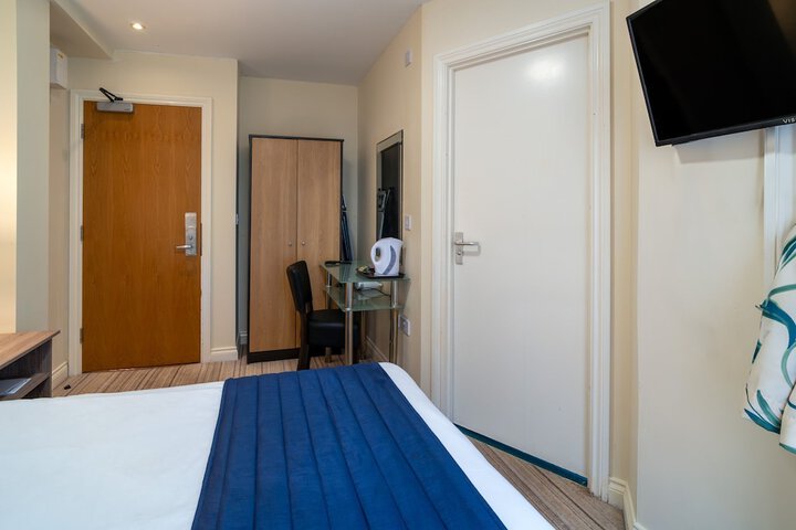 Room 17 of 72