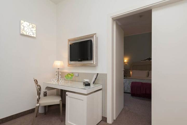 Room 6 of 41