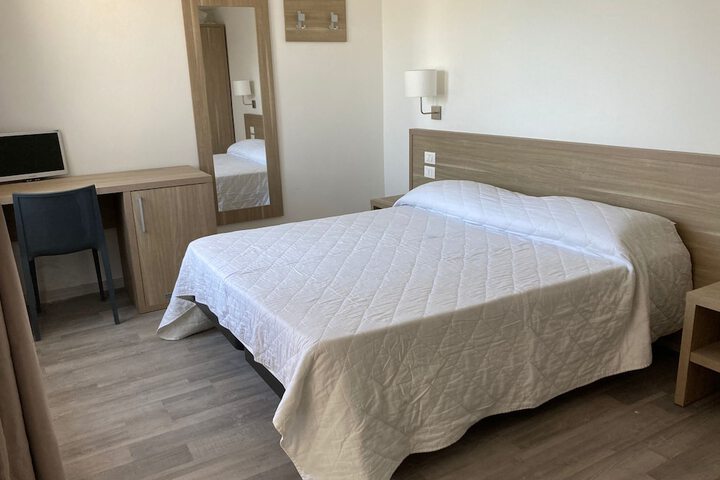 Room 4 of 31