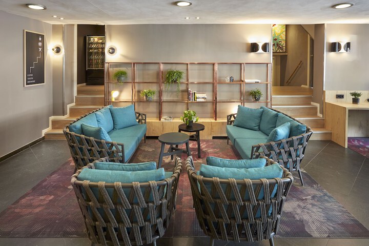 Guest Lobby