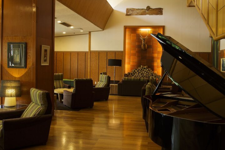 Entrance & Lobby