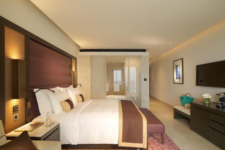 Room 14 of 254