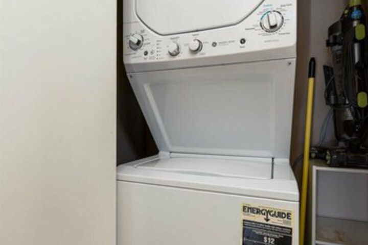 Laundry 14 of 27