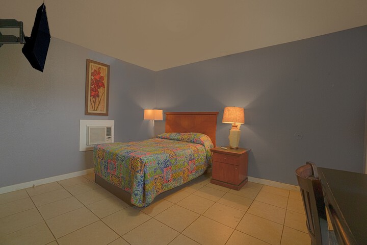 Room 18 of 50