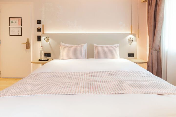 Room 43 of 113