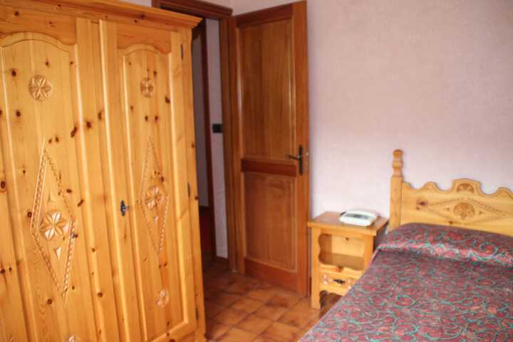 Room 6 of 40
