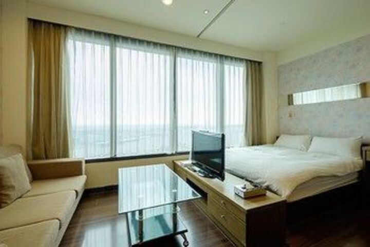 Room 16 of 24