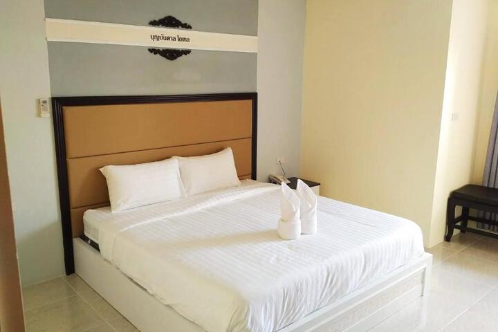 Boonbundal Hotel
