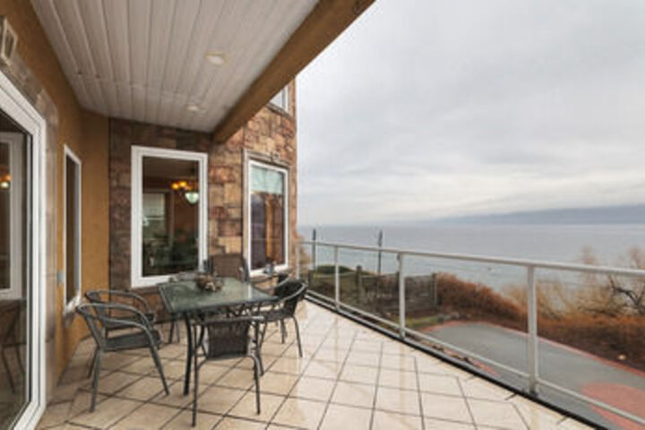 Terrace/Patio 2 of 33