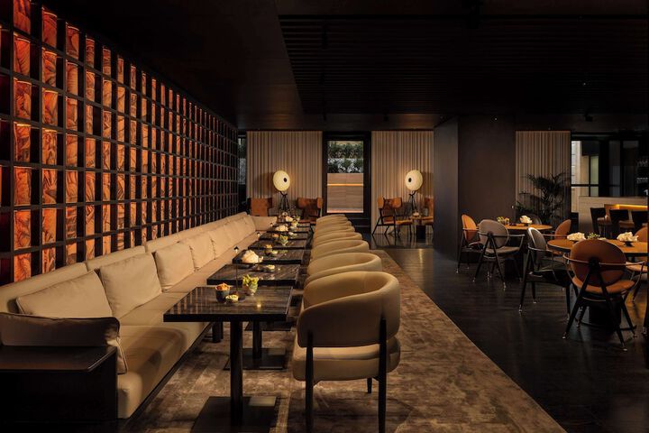 Lounge 161 of 171