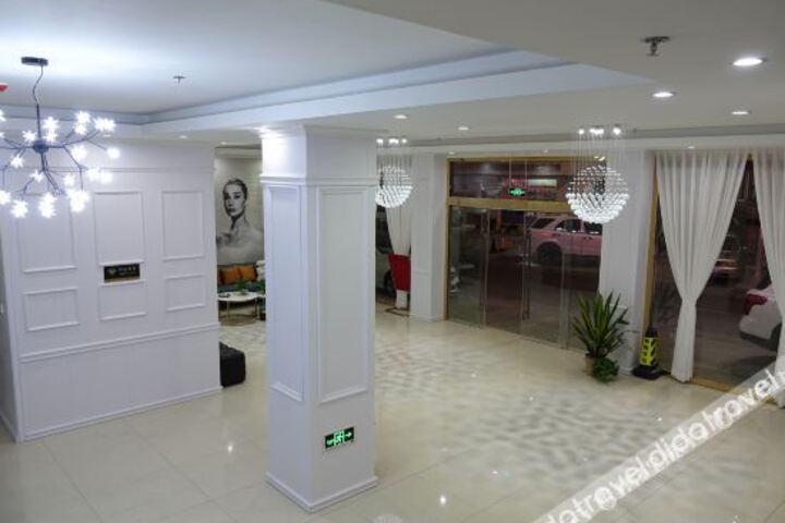 Hotel Interior 4 of 11