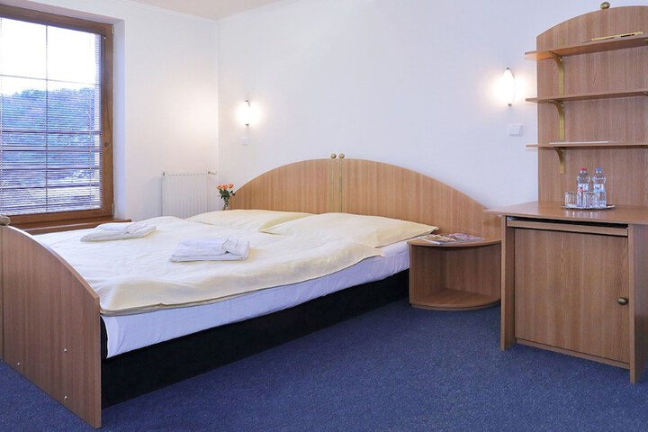 Room 6 of 17