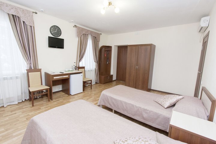 Room 28 of 63