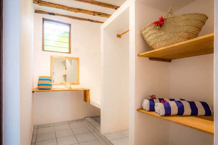 Room 18 of 27