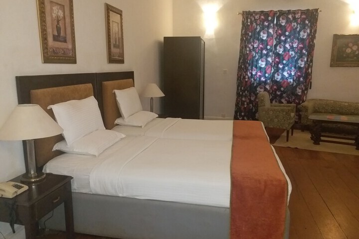 Room 18 of 60