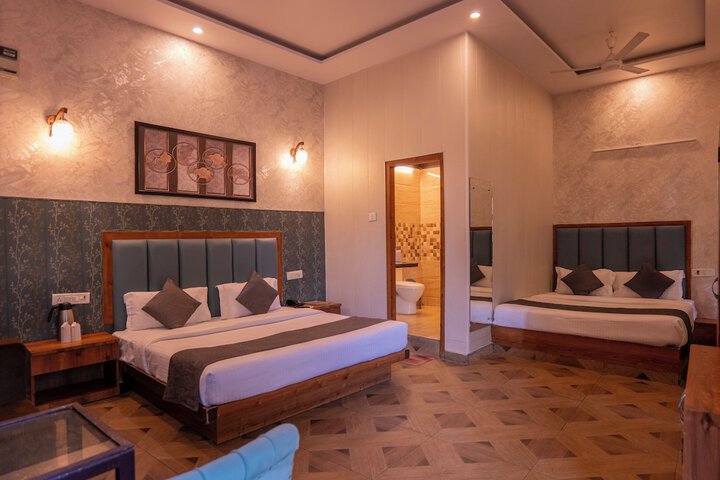 Room 40 of 114