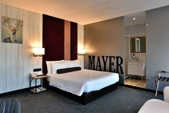 Room 34 of 89