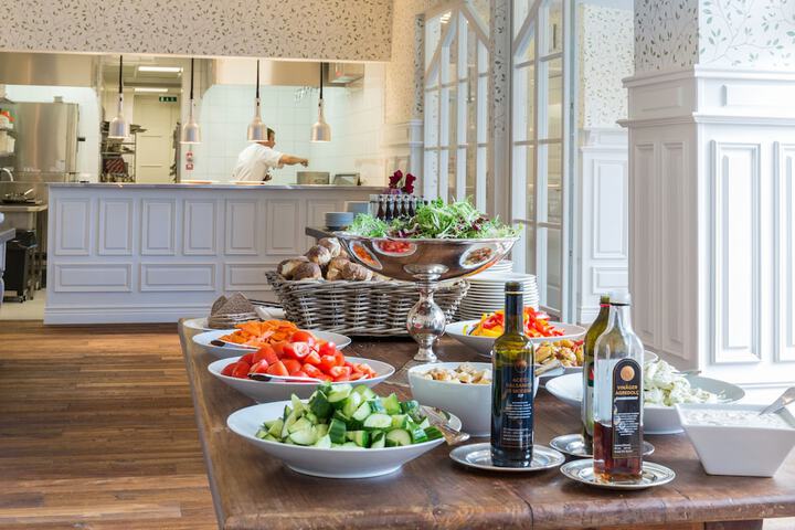 Dining Photos