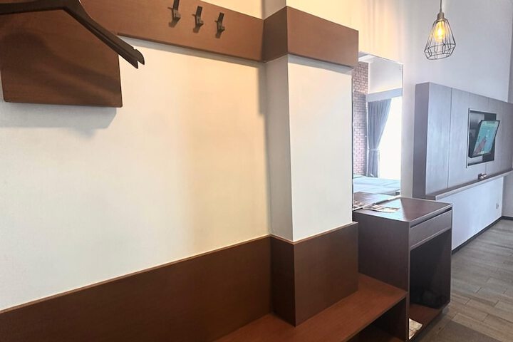 Room 22 of 49