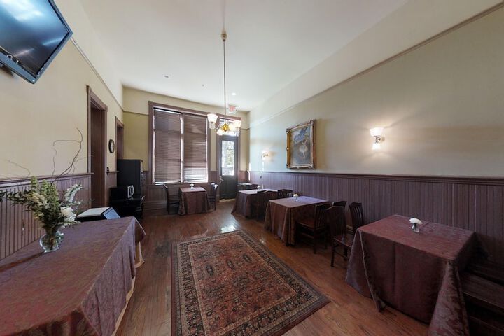 Breakfast/Coffee Service 17 of 24