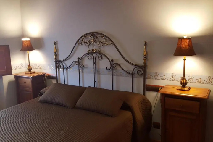 Room 5 of 15