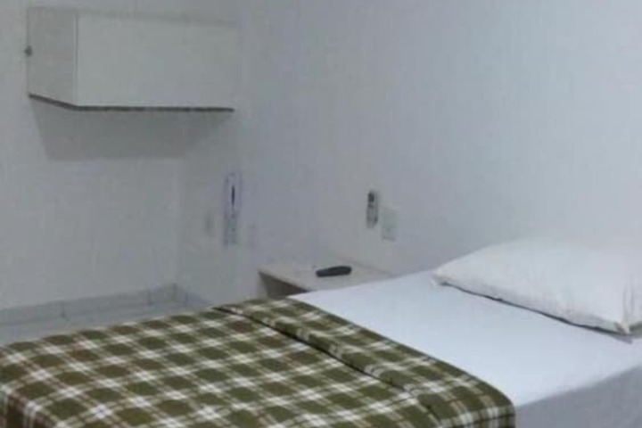 Room 15 of 34