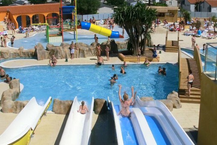 Pool 20 of 44