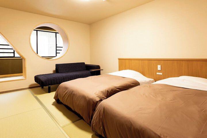 Room 7 of 43