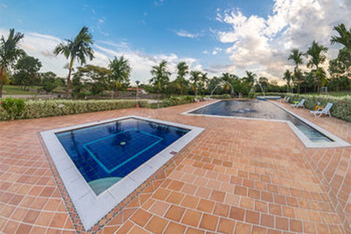 Pool 33 of 40