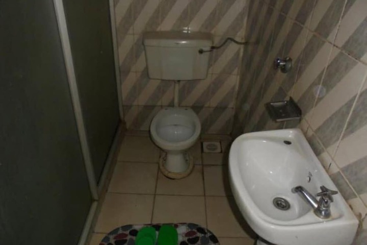 Room 11 of 21