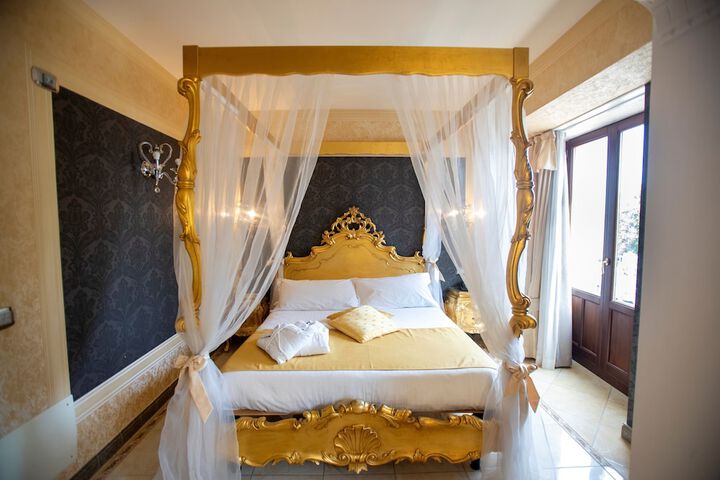 Room 20 of 77