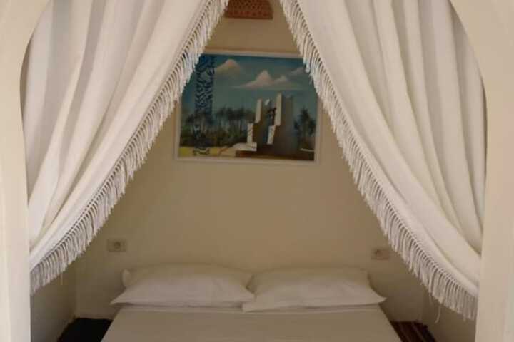 Room 5 of 62