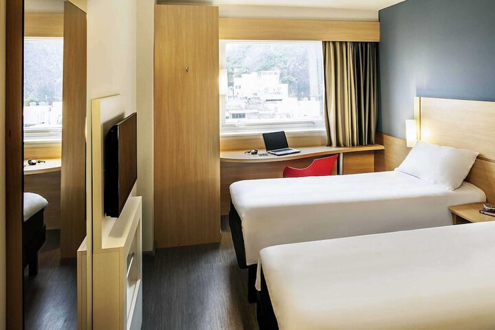Room 58 of 128