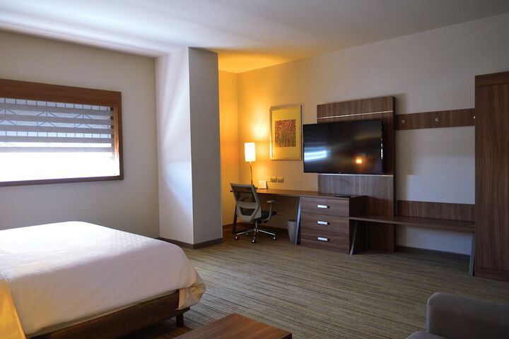 Room 27 of 87