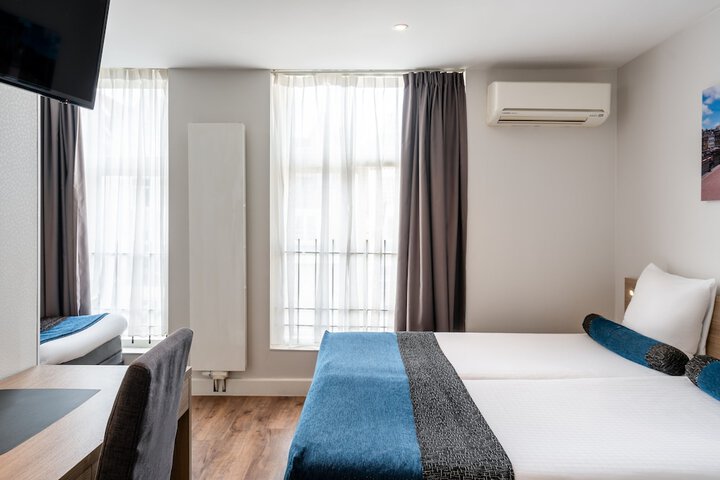 Room 31 of 61