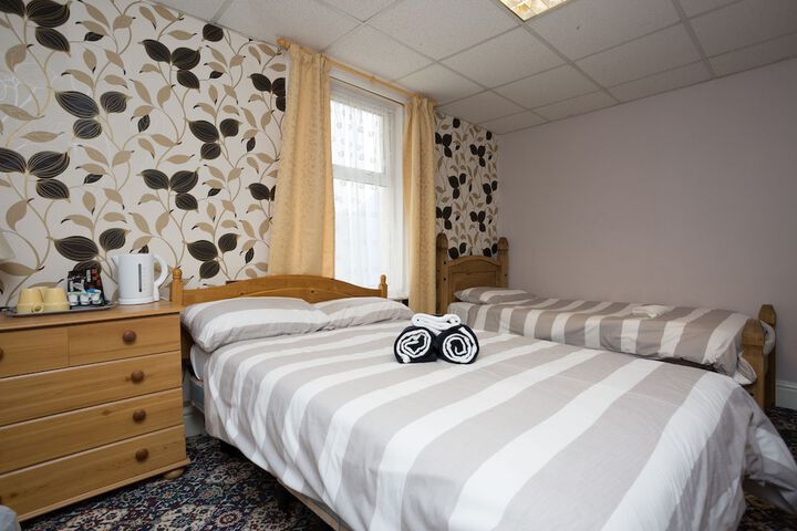 Room 7 of 25