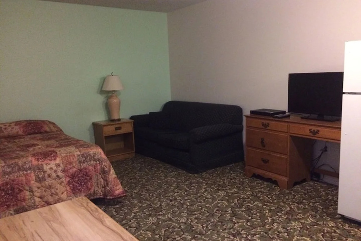 Room 5 of 9