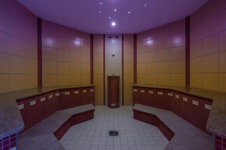 Room 55 of 87