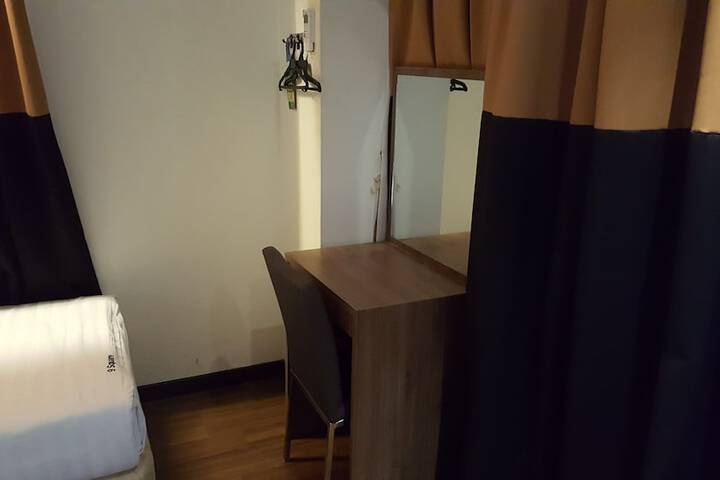 Room 22 of 35