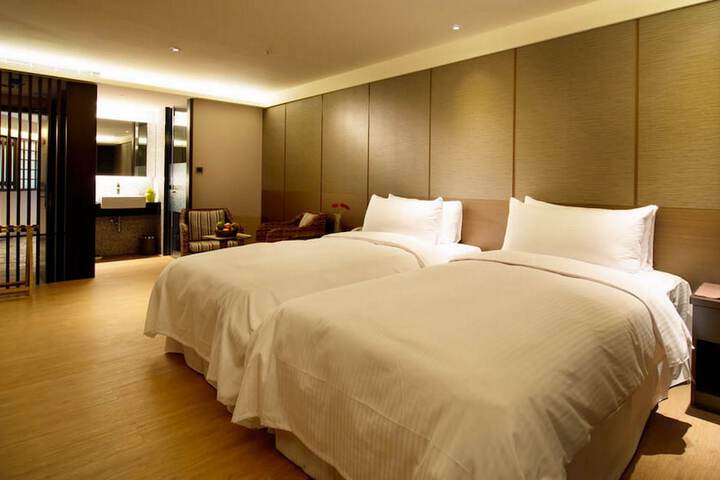 Room 7 of 50