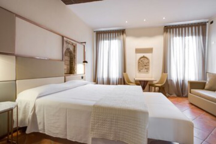 Room 18 of 39