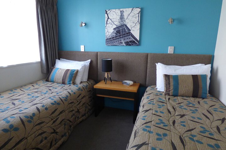 Room 6 of 35