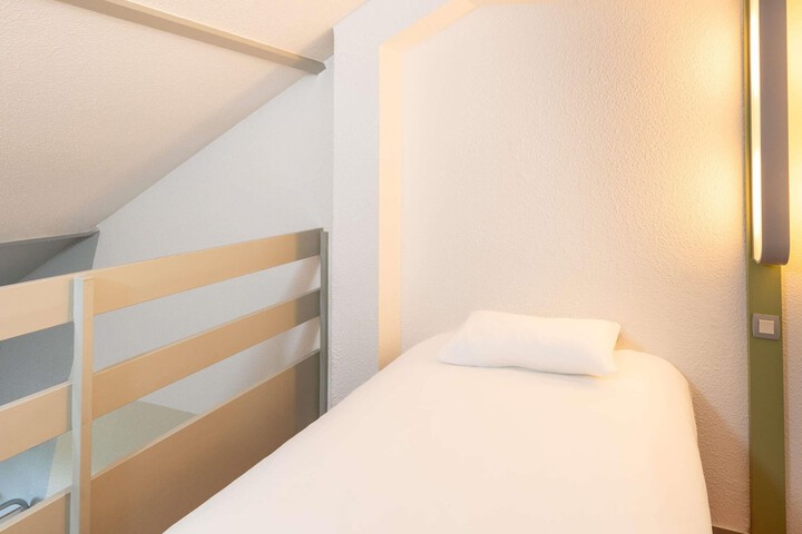 Room 27 of 55