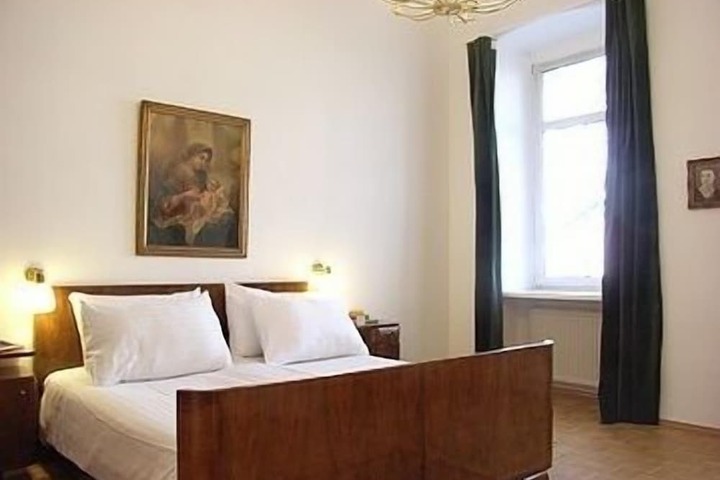 Room 32 of 108
