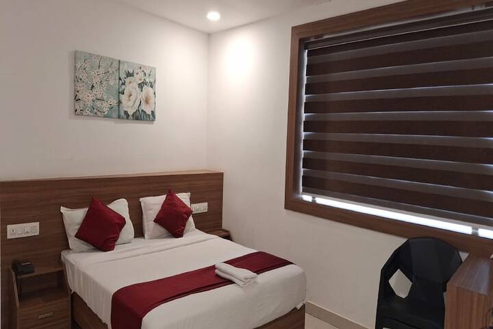 Room 4 of 26