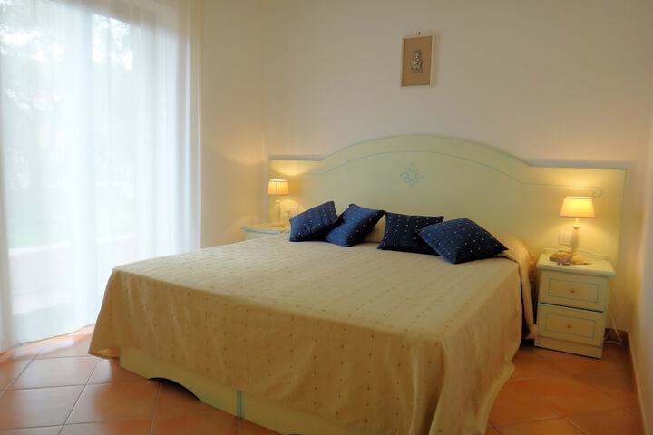 Room 12 of 63