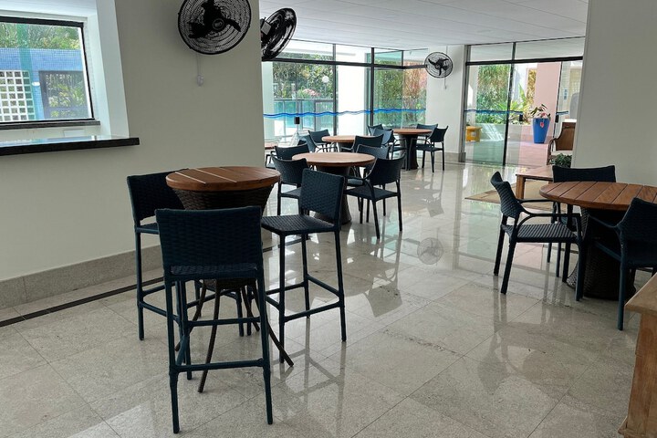 Dining 210 of 487