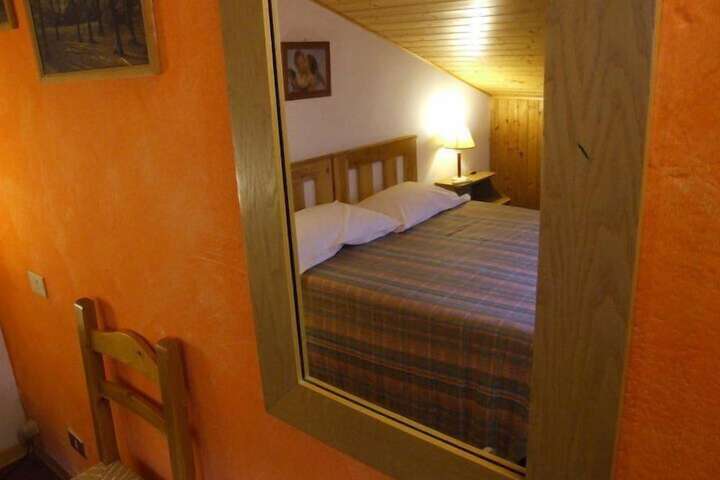 Room 6 of 37